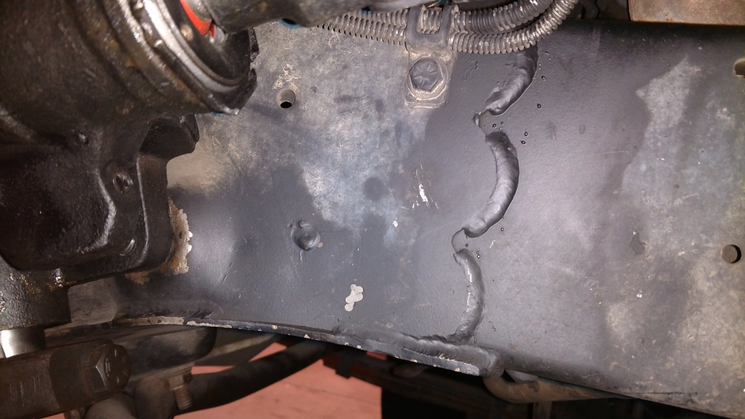 frame crack 4