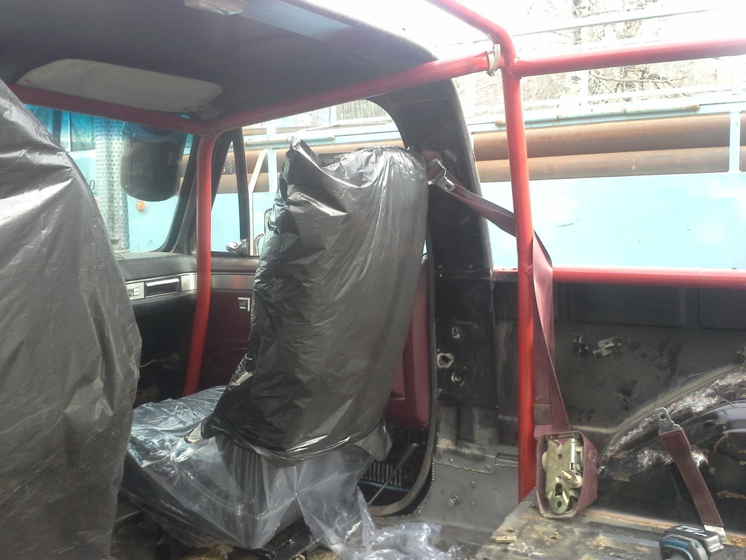 from the back before welding in place...I have a hose clamp keeping the front hoop up