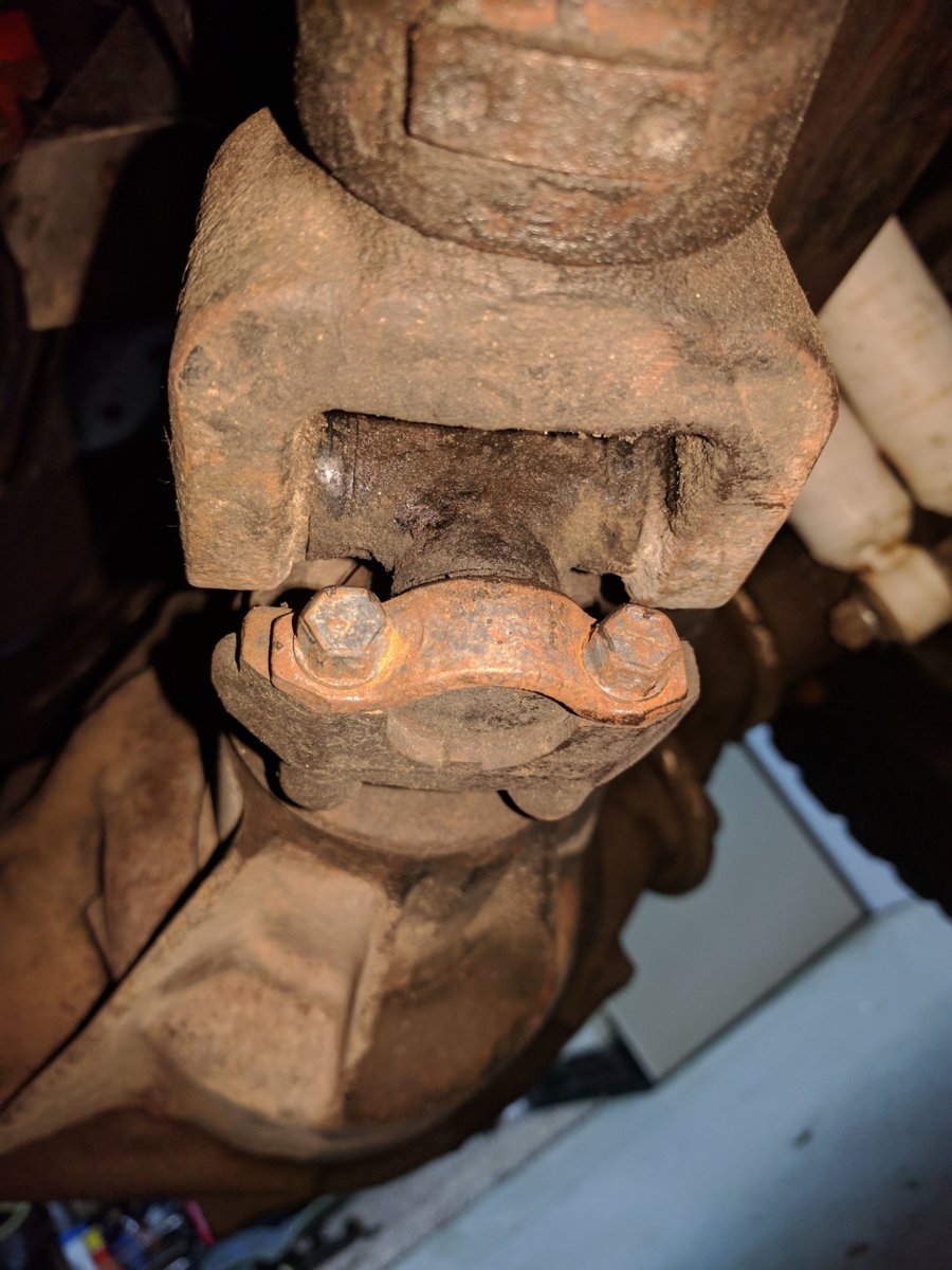 Front Driveshaft U-Joint - Pumpkin Side