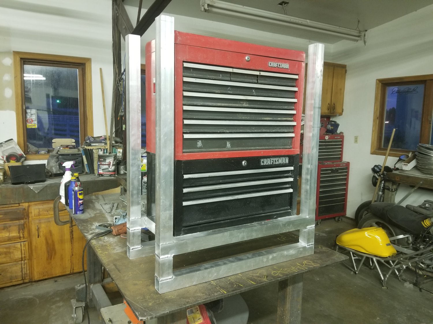Front L mobile tool box