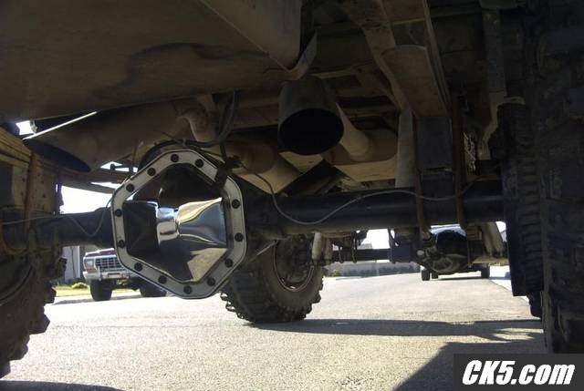 Full undercarriage.