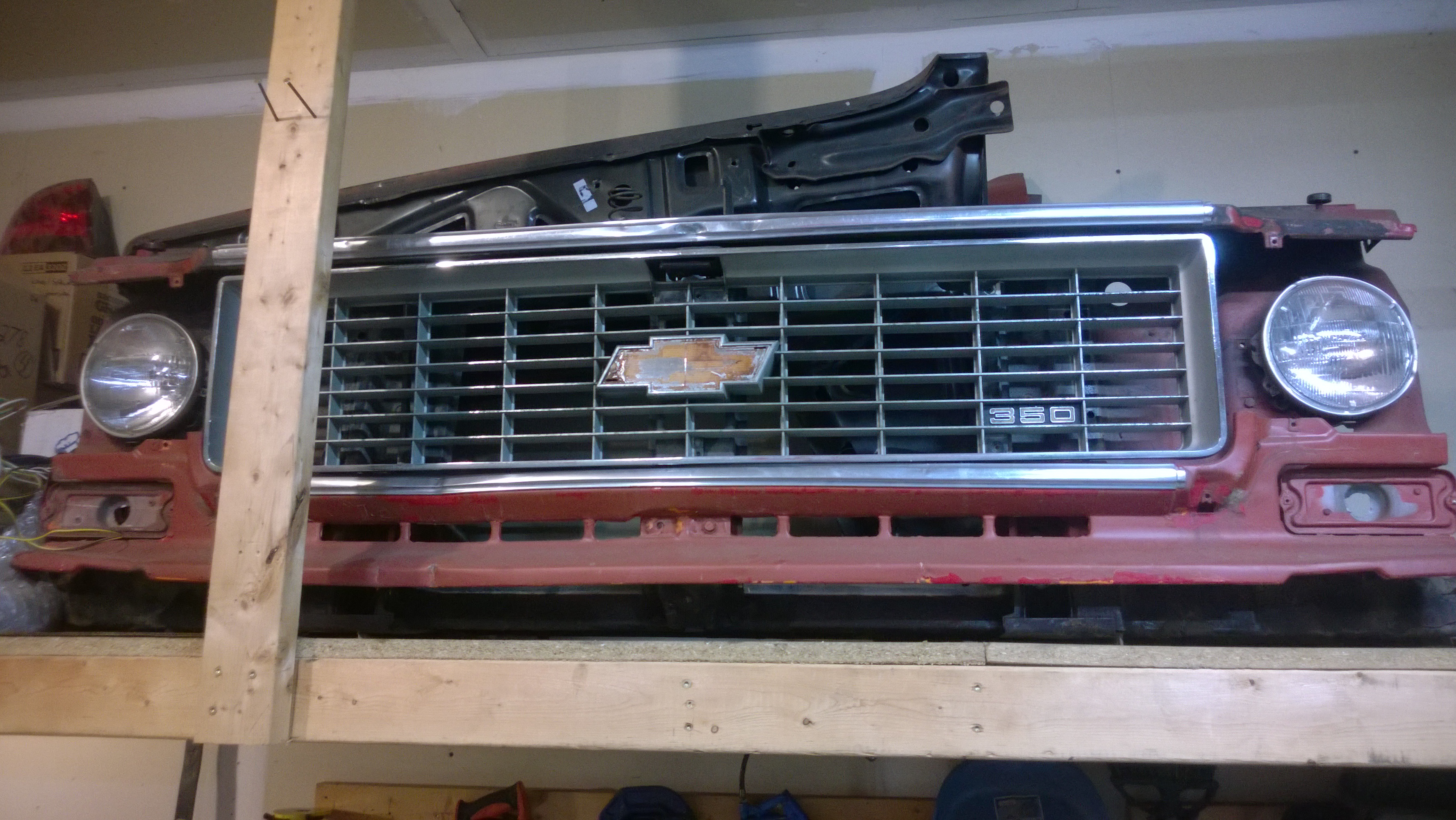 grill in front clip