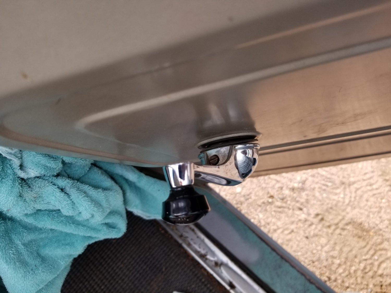 Handle set screw