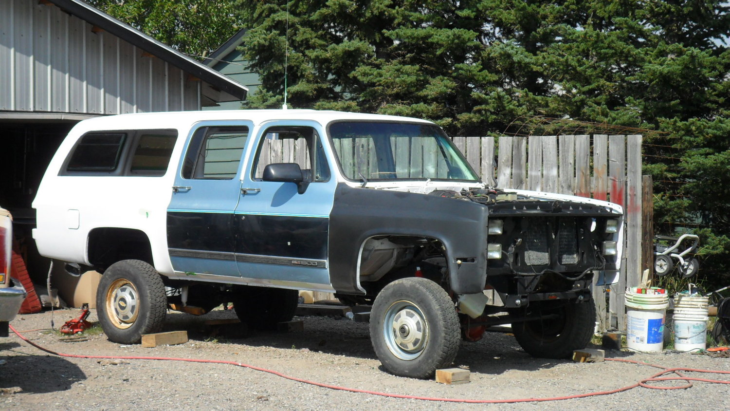 I spent another $400 on inner fenders and fenders.  So now I'm back to $750 into the suburban build.