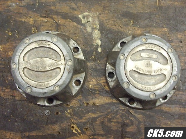 Locking_hubs_01