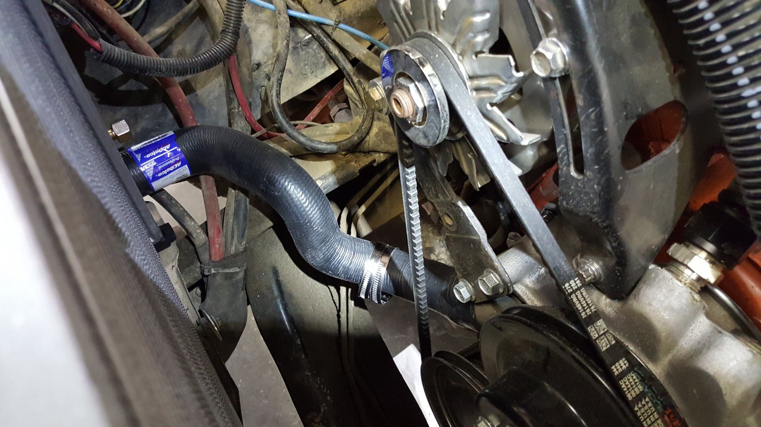 Lower radiator hose