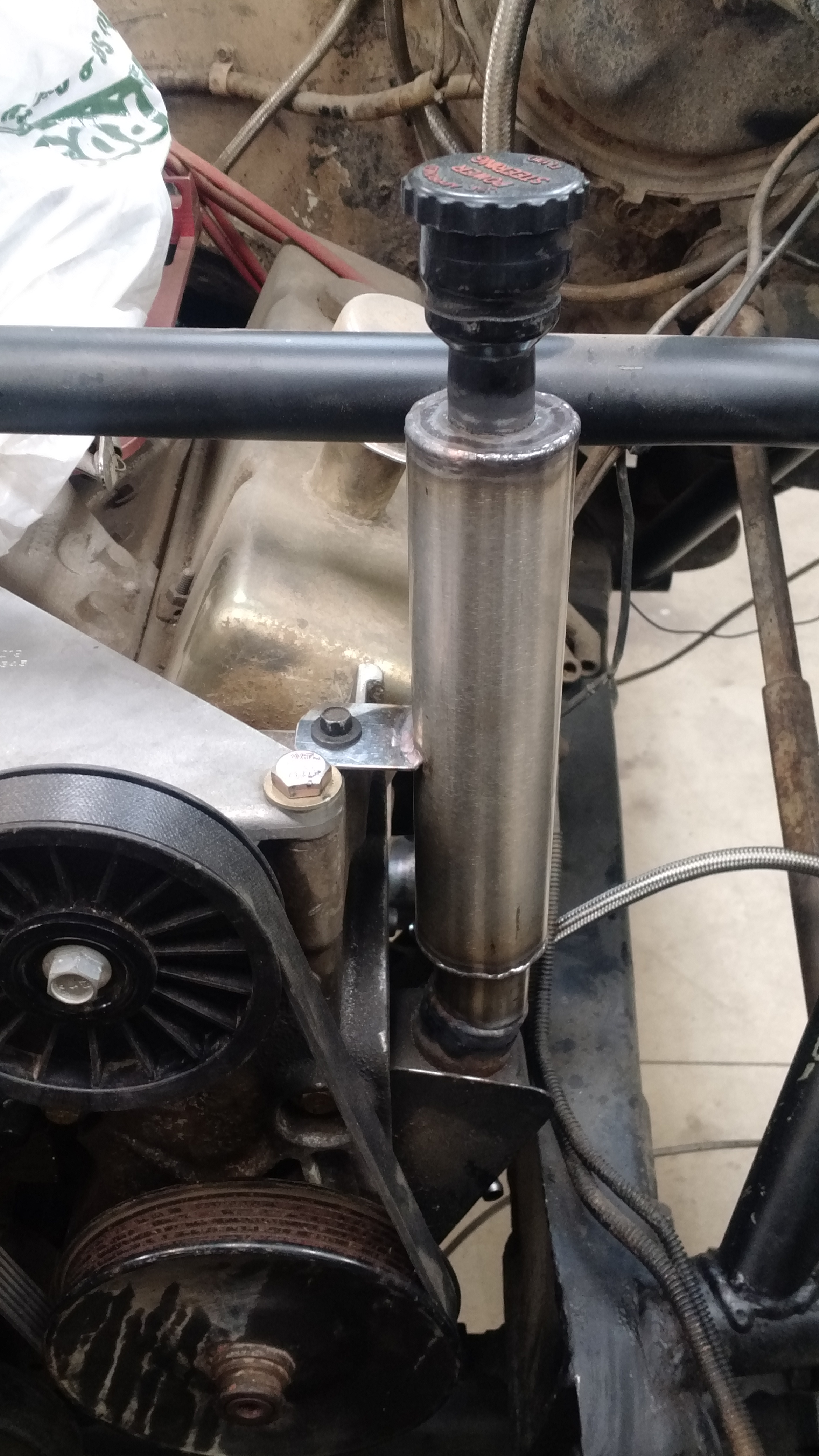 Power steering reservoir