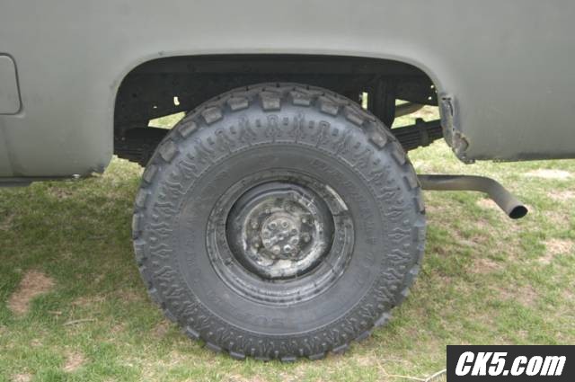 Rear tire fitment