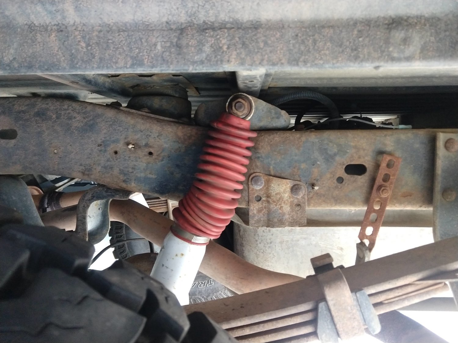 Rear upper mount
