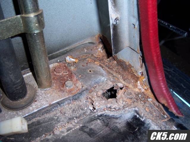 right rear cornor