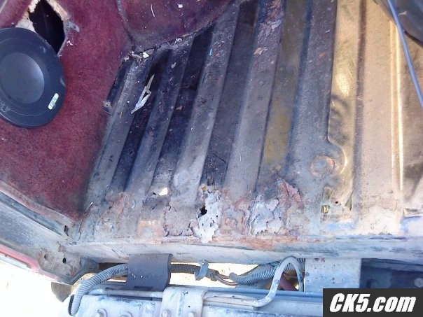 Rusty_Driver_side_tailpan