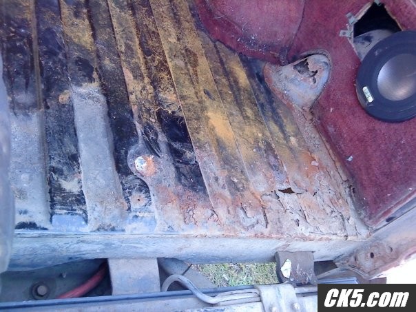 Rusty_Pass_side_tailpan