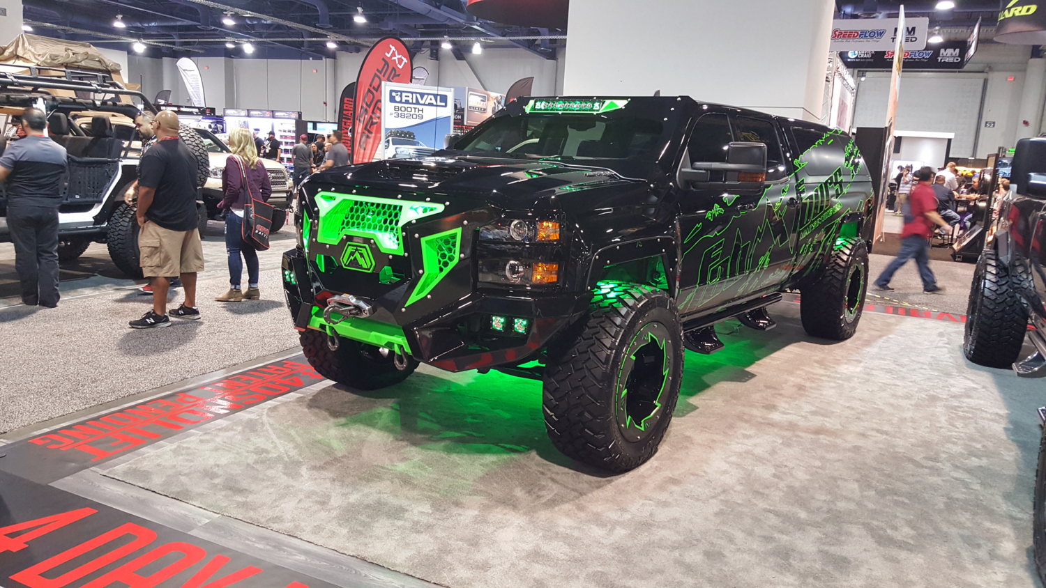 Sema2017-109