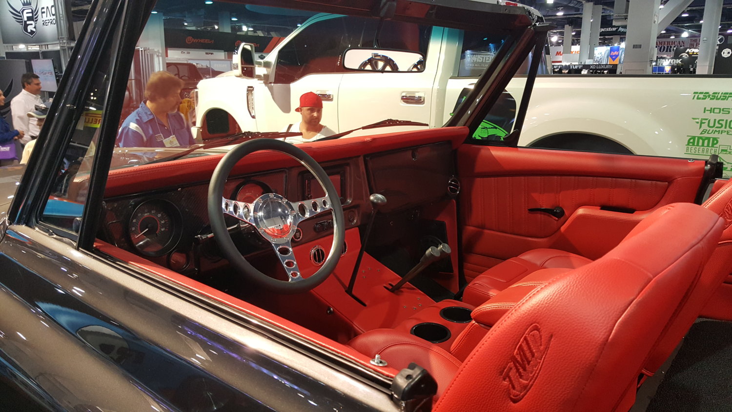 Sema2017-125