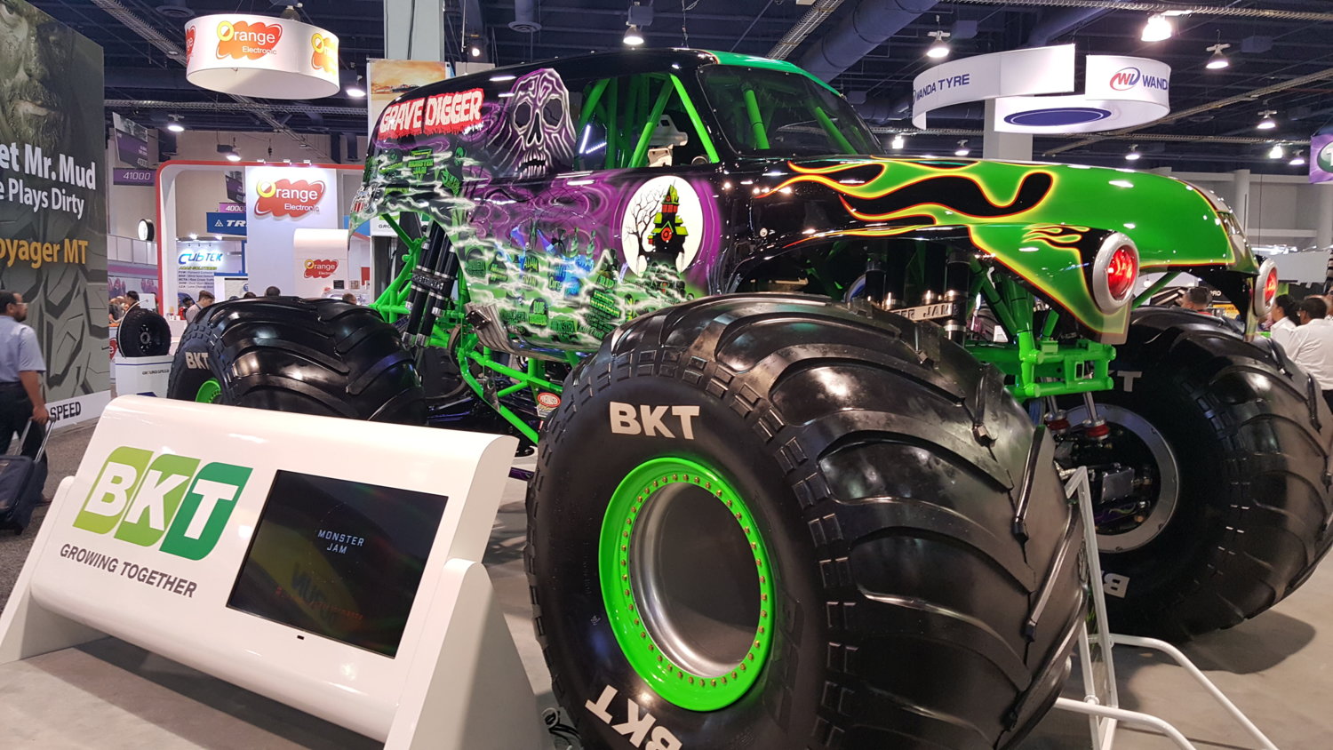 Sema2017-87