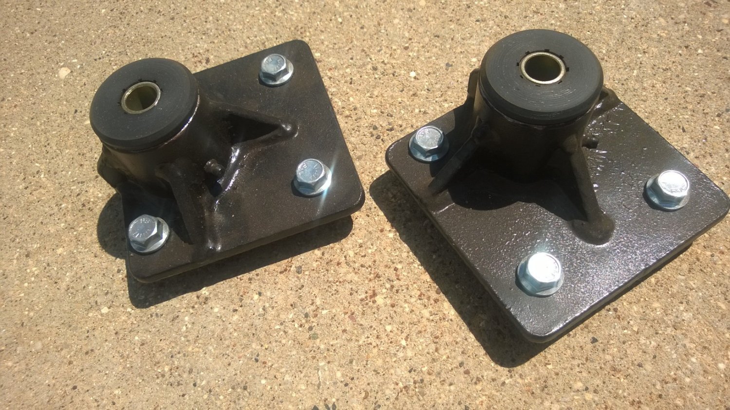 shackle frame eye hanger front