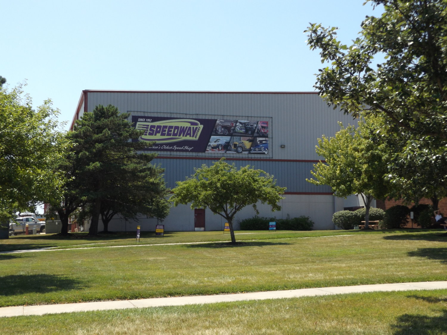 Speedway motors
