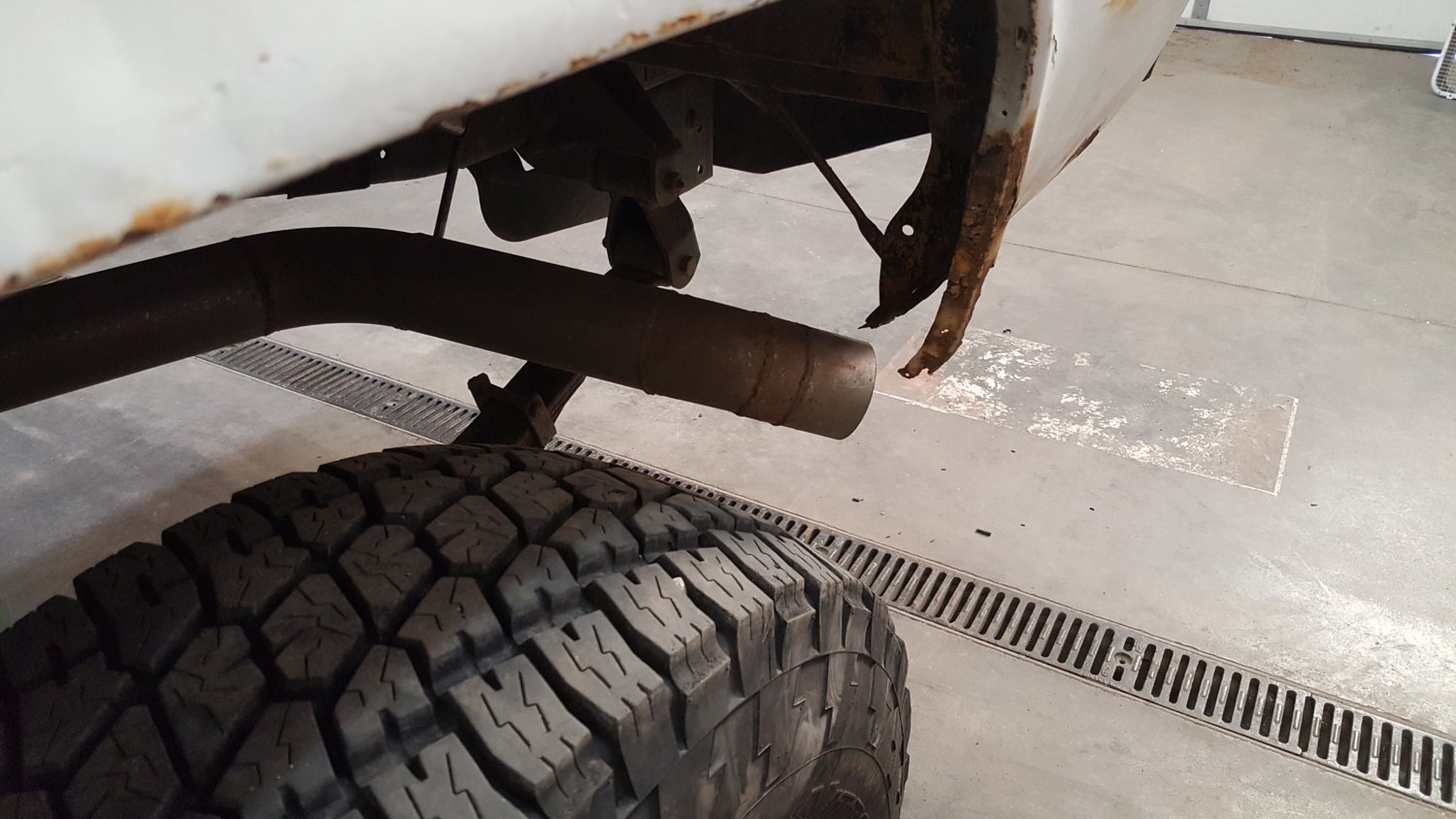 tailpipe exit point