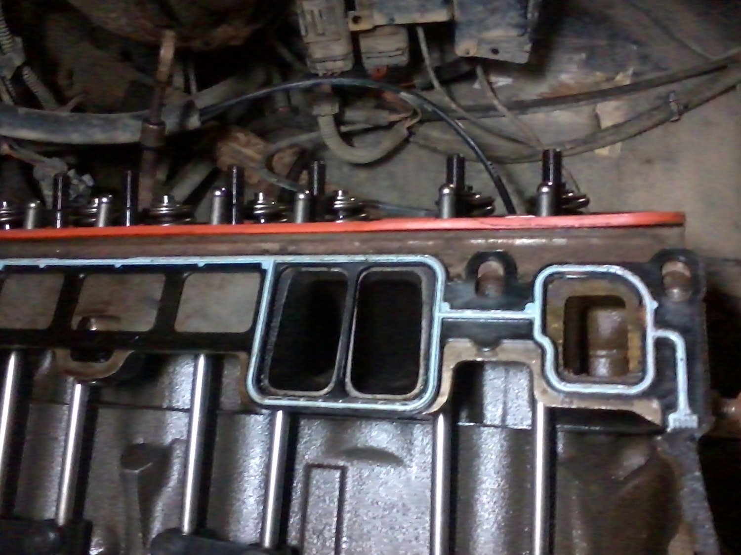 Takeout engine with questionable design Vortec gaskets