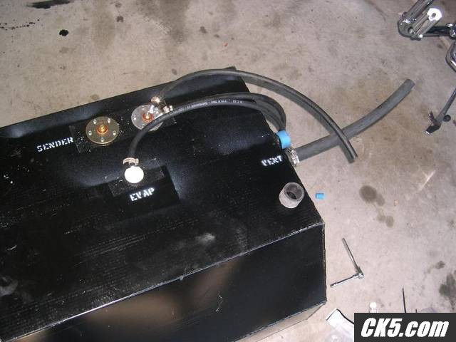 Tank_with_outlet
