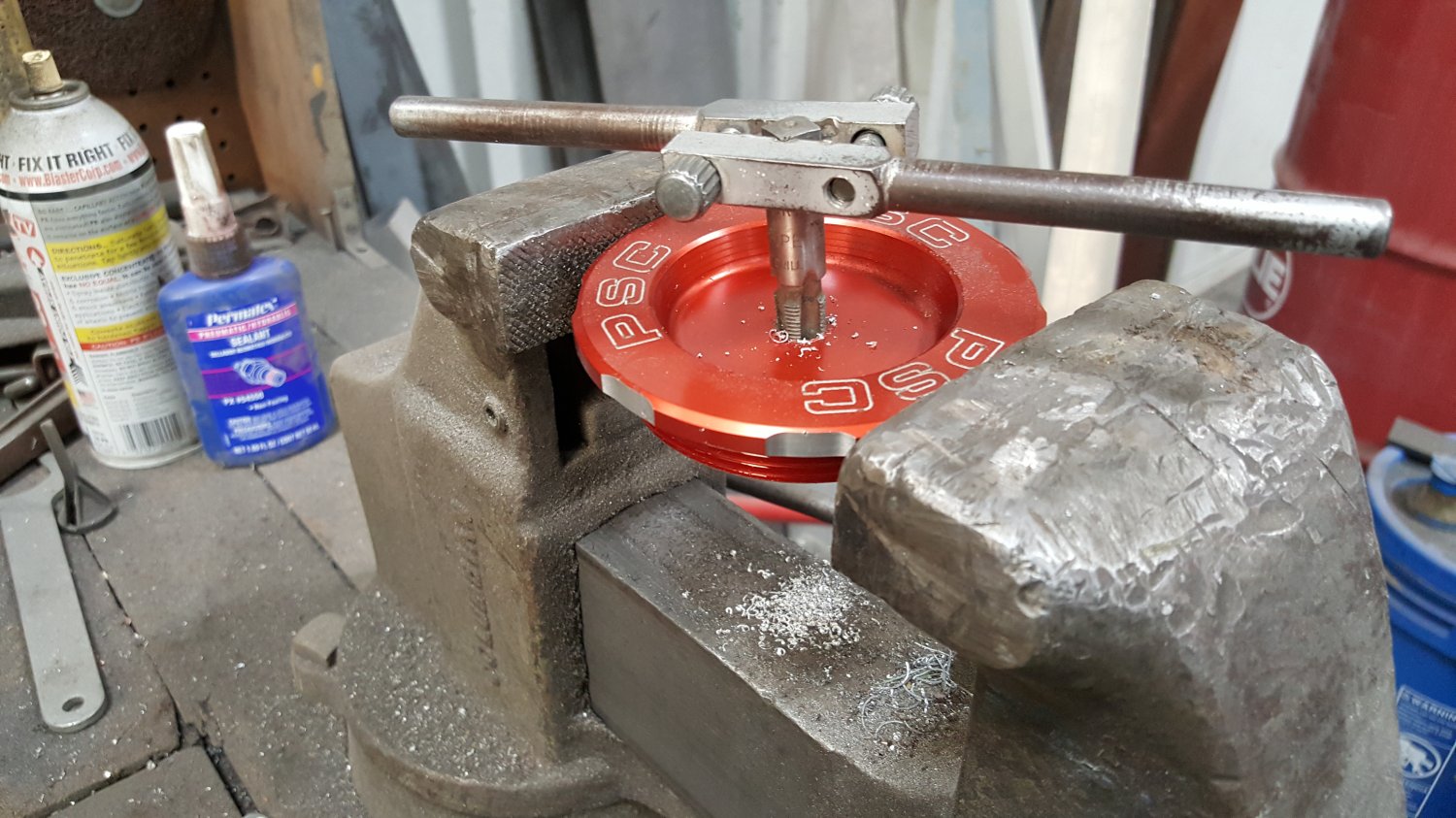 Tapping reservoir cap