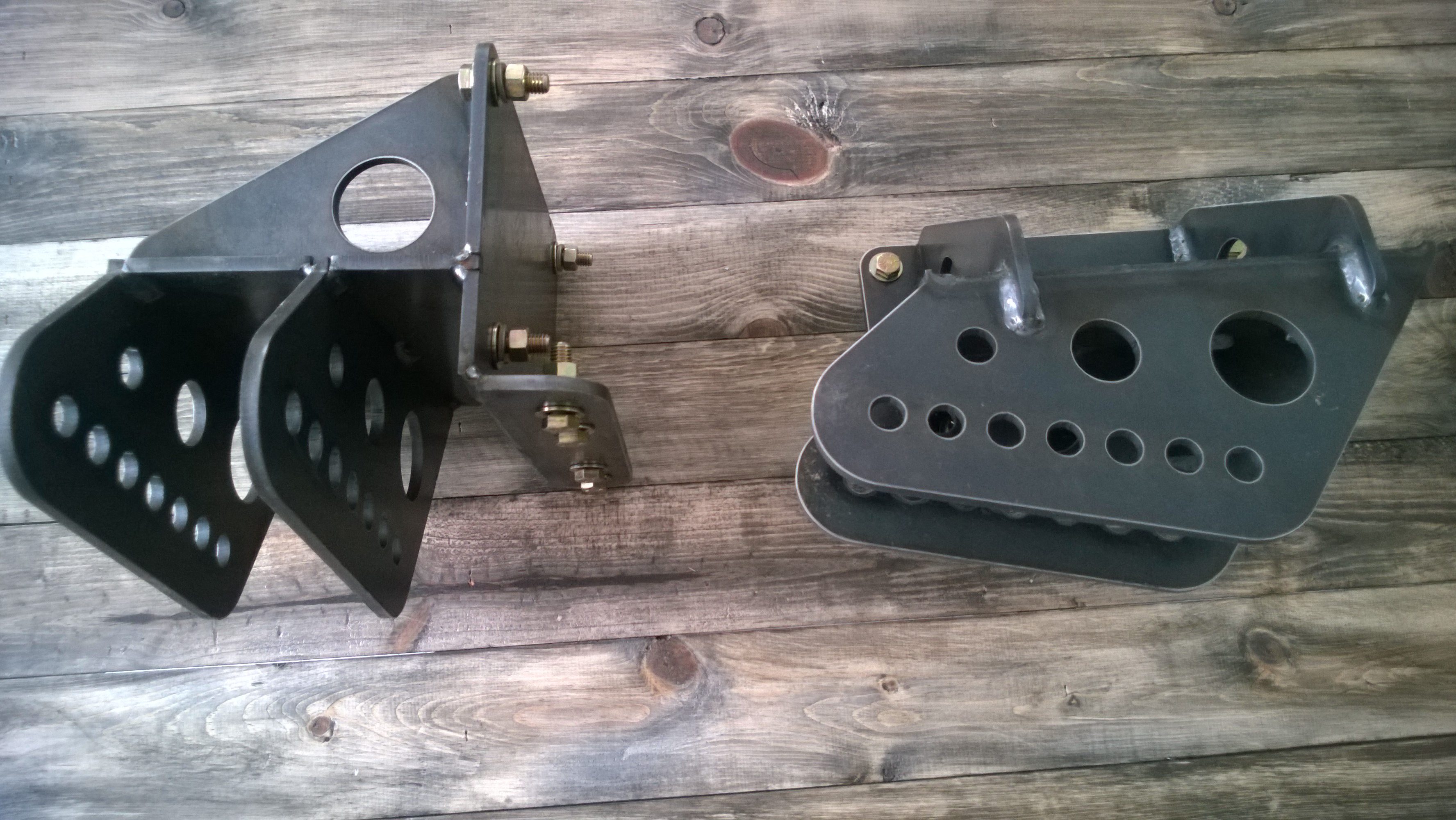 TNA Rear Axle, Front Adjustable brackets