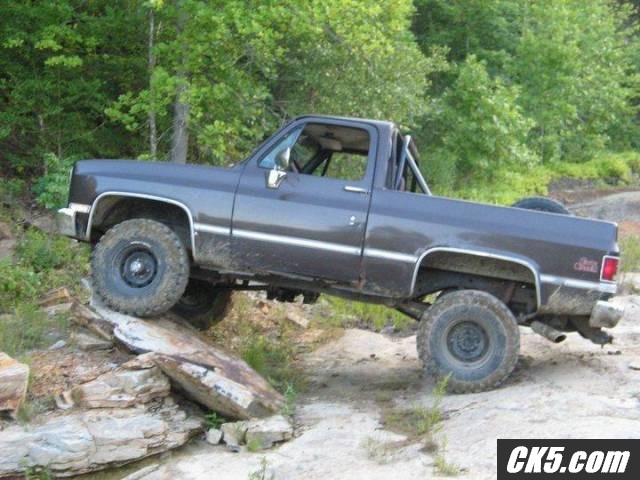 Wheelin in my 85 Jimmy