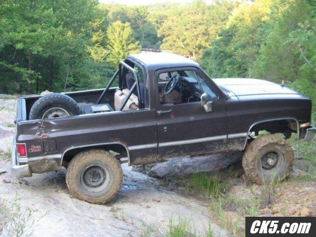 Wheelin in my 85 Jimmy