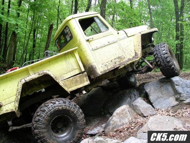 WHEELING IN DRESSER