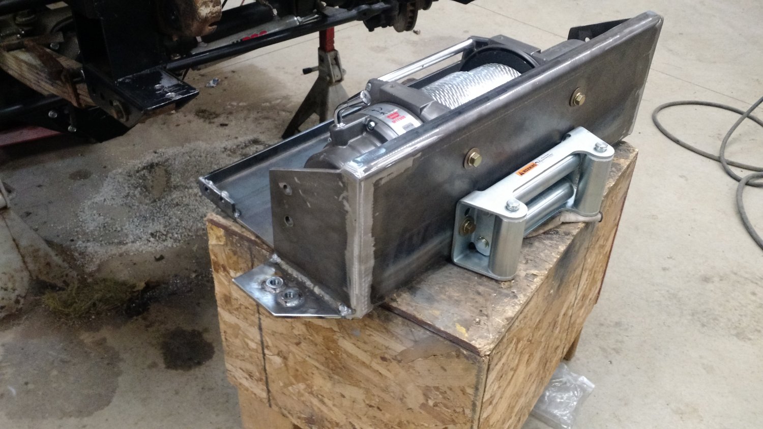 Winch mount