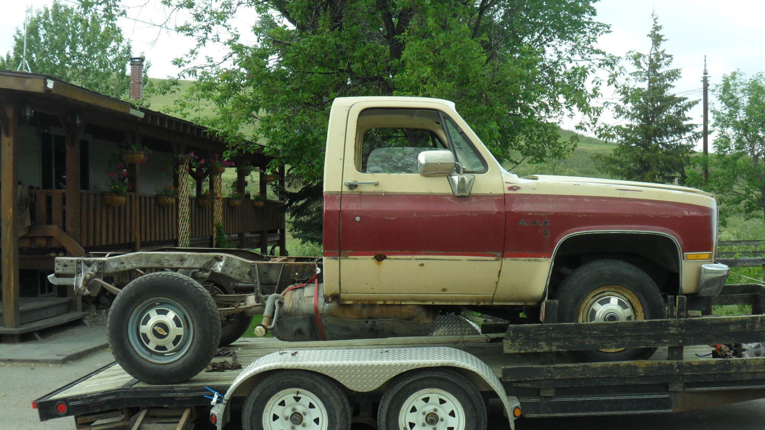 with the short box donor off to a new home, I was down to $350 into the suburban build not including paint and body supplies.