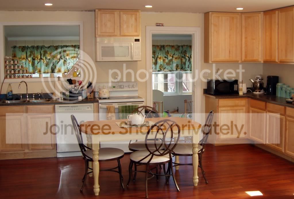 kitchen1.jpg