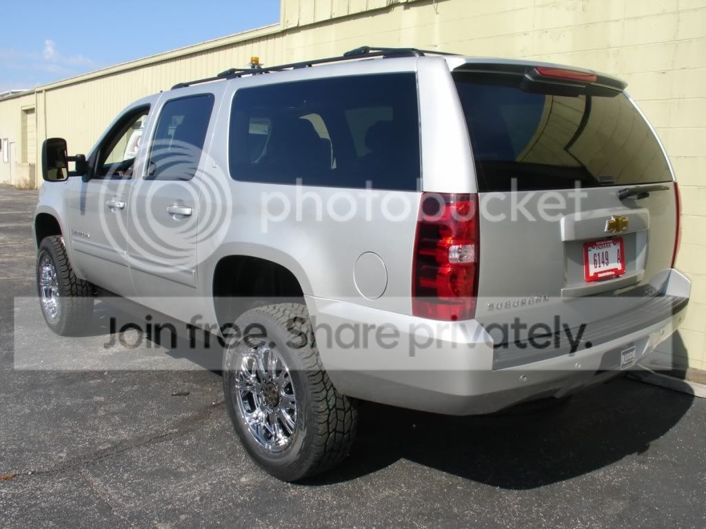 2011SUBURBAN3.jpg