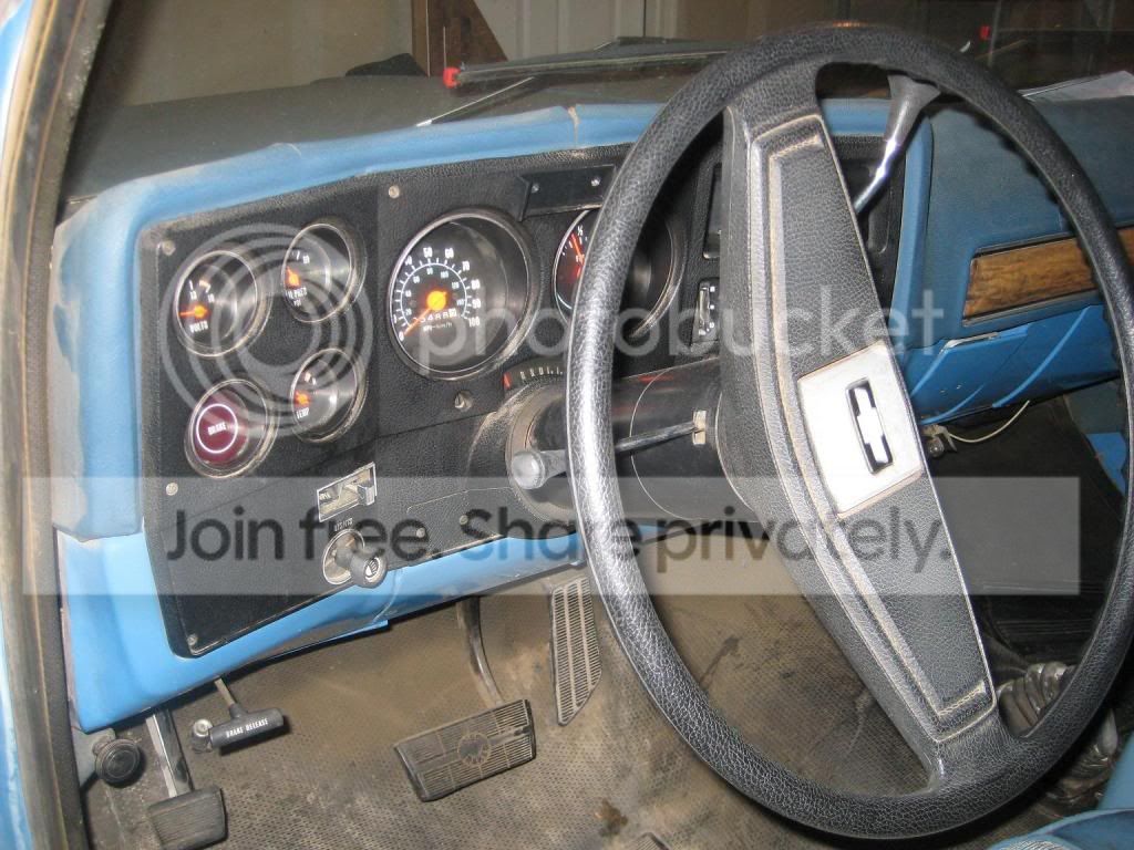 SteeringWheel_InstrumentCluster.jpg