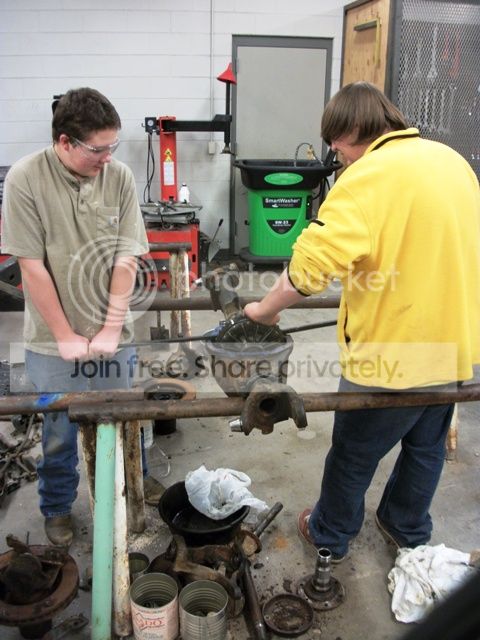 D60CarrierPull.jpg