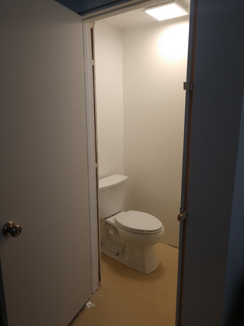 Bathroom-11.jpg