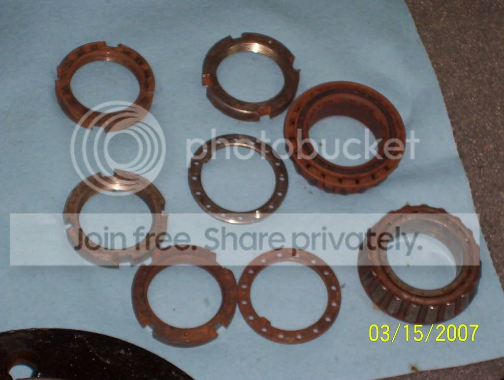 Locknutsandwashers.jpg