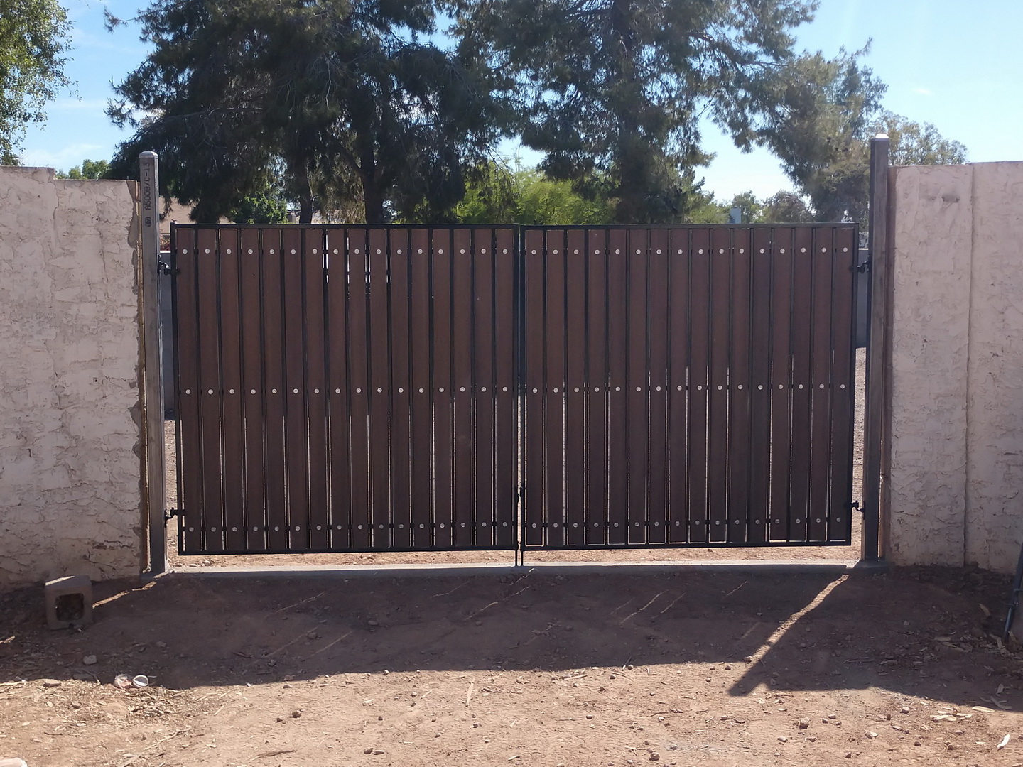 Gate-04.jpg