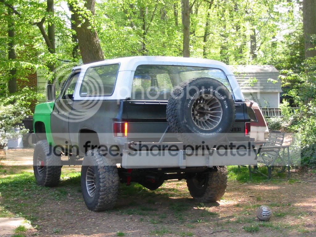 tirecarrier002.jpg