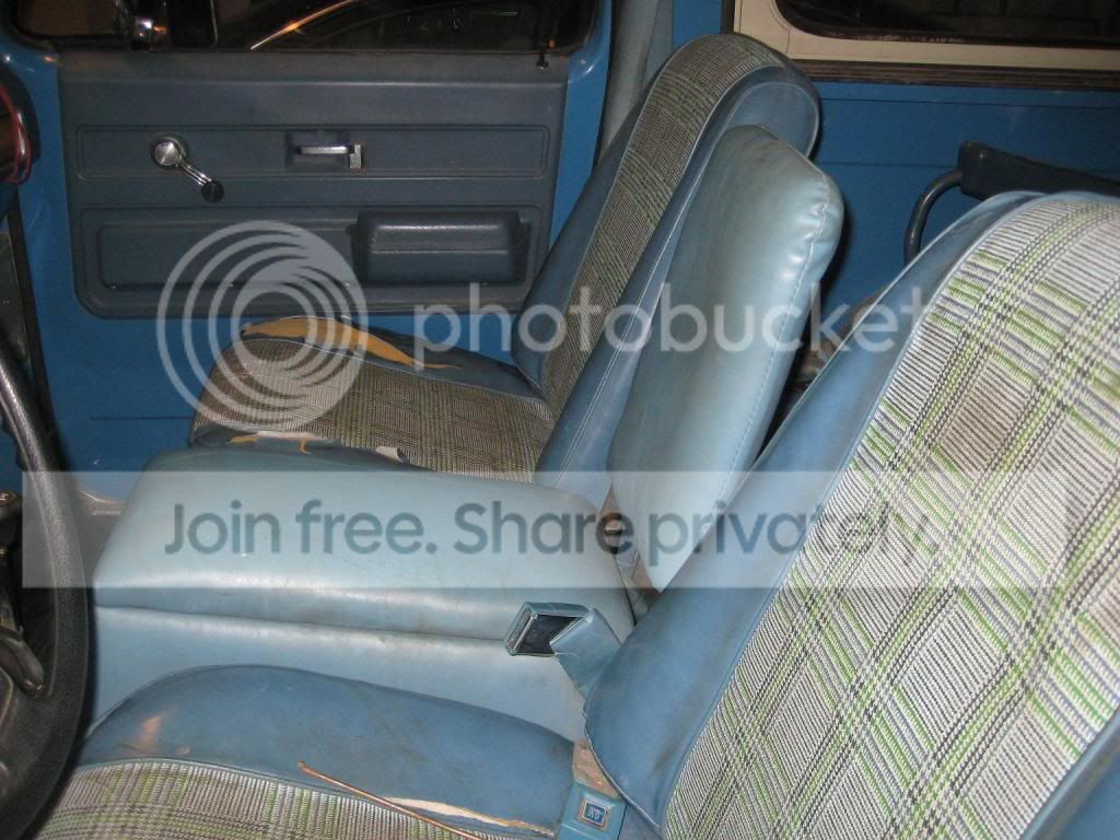 FrontSeatsfromDriversSide.jpg