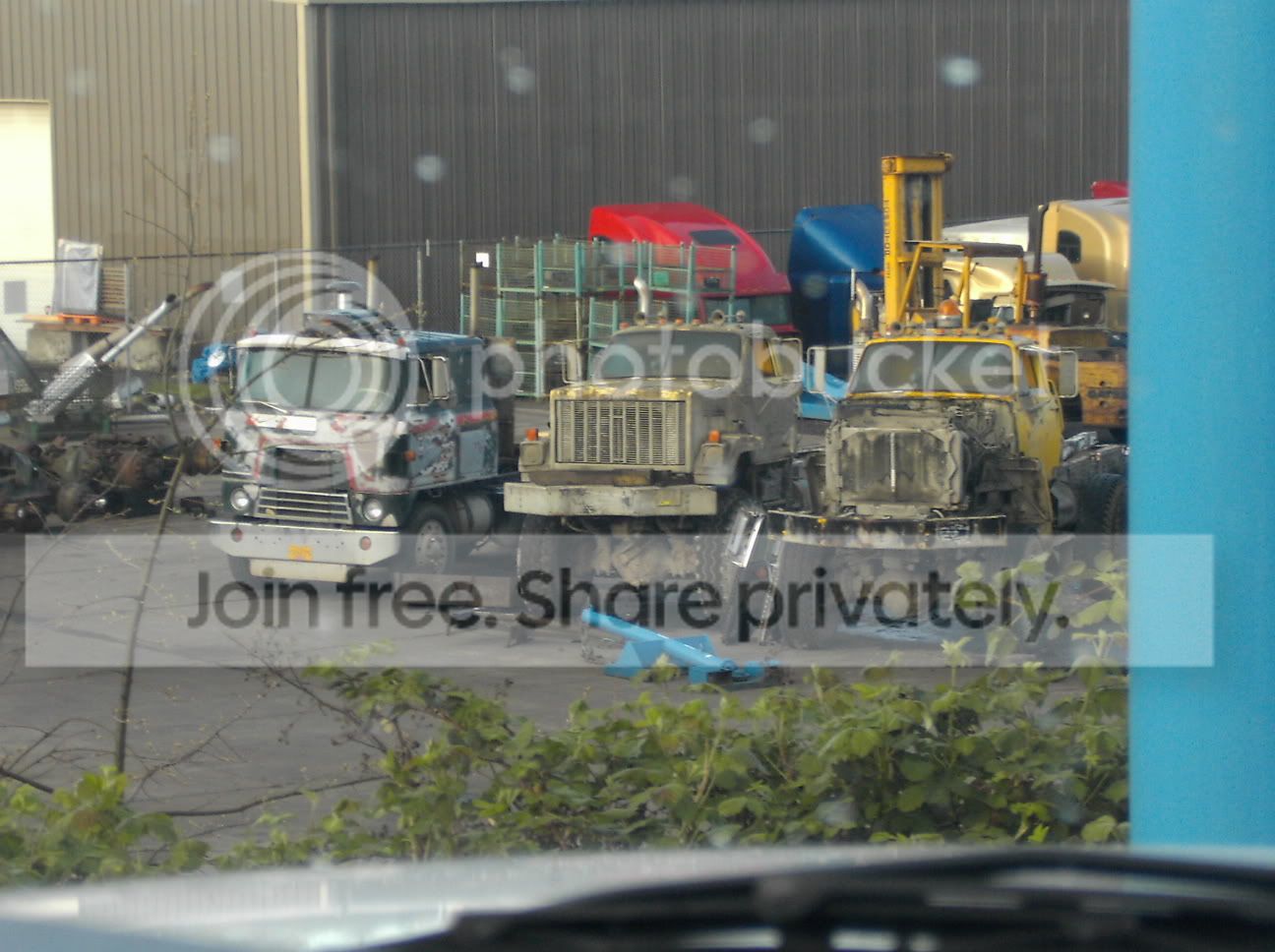 bigtrucks.jpg