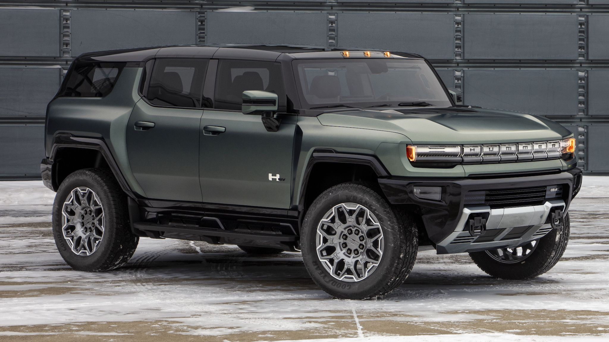 2024-GMC-Hummer-EV-SUV-4.jpg