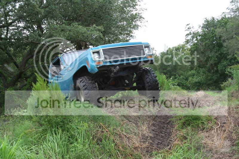 mudtruck014.jpg