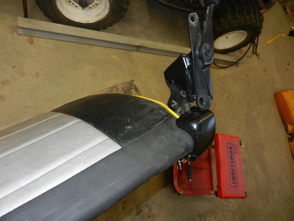 rear_seat_mod_006.JPG