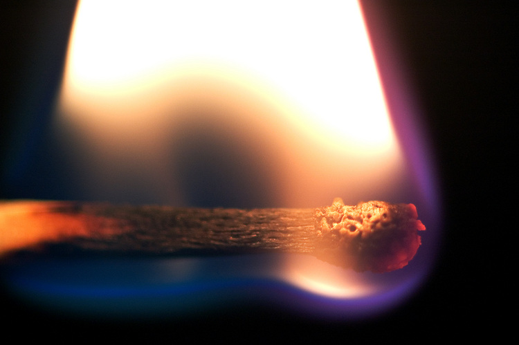 2005-09-15-macro-match.jpg