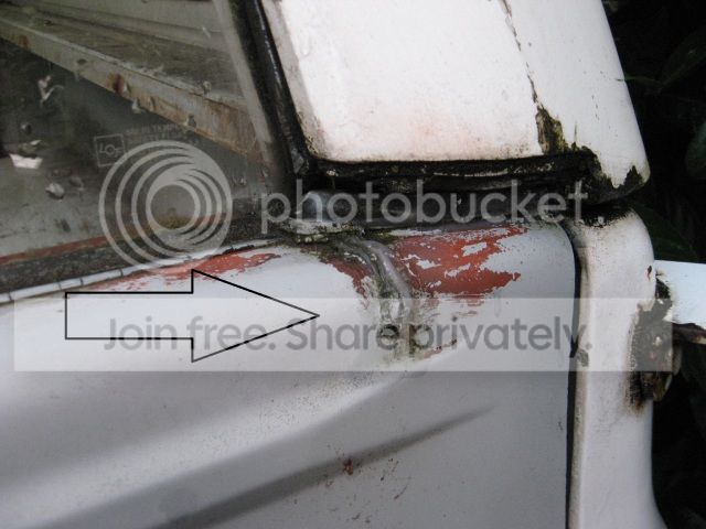 Blazertailgatecrack.jpg