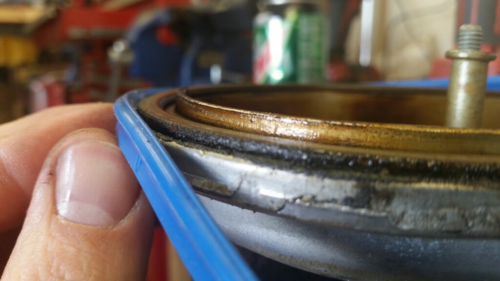 Oil_leak2.jpg