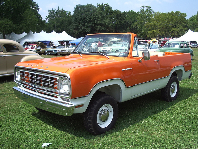 Dodge-Ramcharger-1974-open.jpg