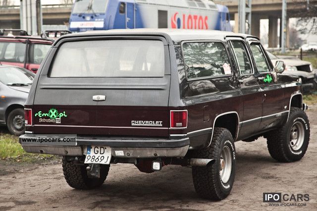 chevrolet__suburban_1989_3_lgw.jpg