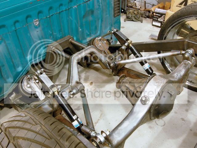 0802mt_27_ztoyota_tacoma_rear_suspe.jpg